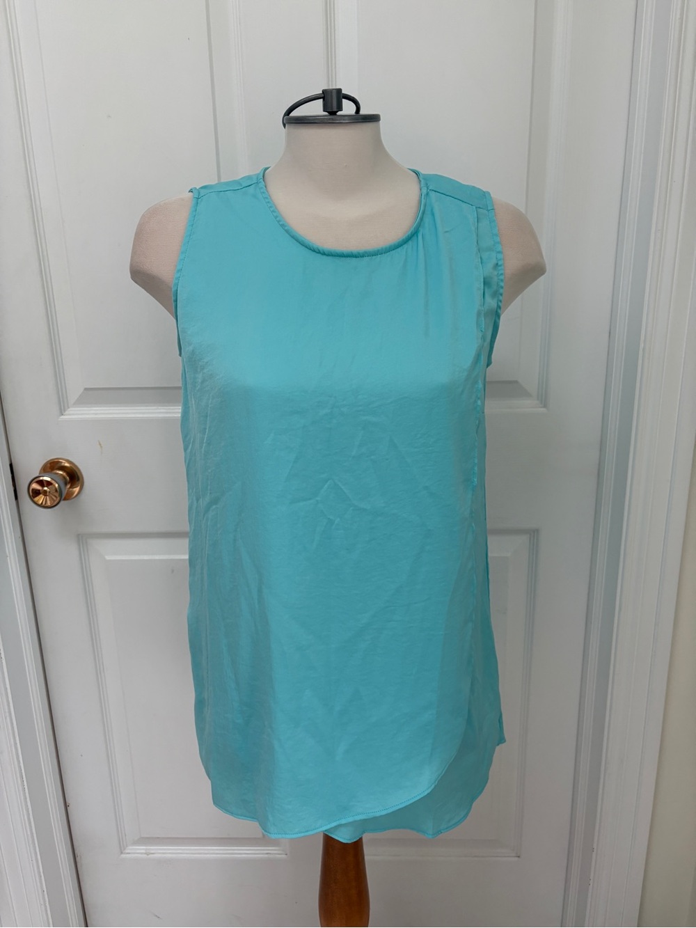 Light Blue Sleeveless Womenβs Shell Top